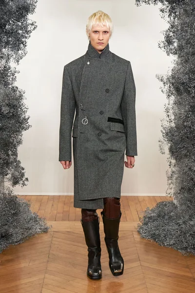 Look 13